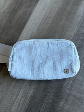 NWOT Lululemon Everywhere Belt Bag Powder Blue Crinkle Crossbody Adjustable OS